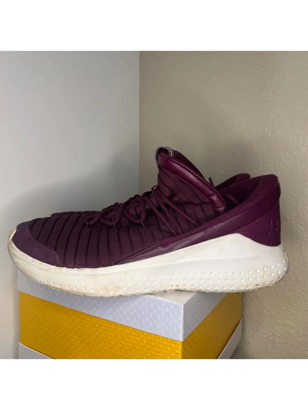 Jordan Jumpman Team II Burgundy White Men’s Size 13 Basketball Shoes 897998-637
